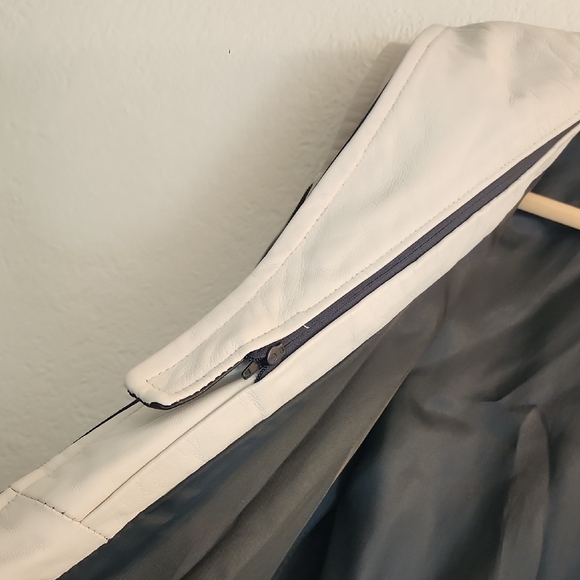 Vera Pelle Leather Jacket with Cream Hood - Picture 4 of 6